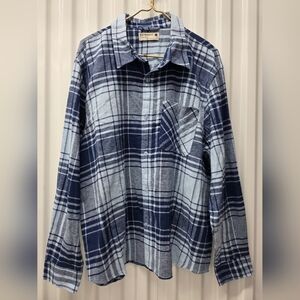 Retrofit Blue and White Flannel Button-Down Shirt